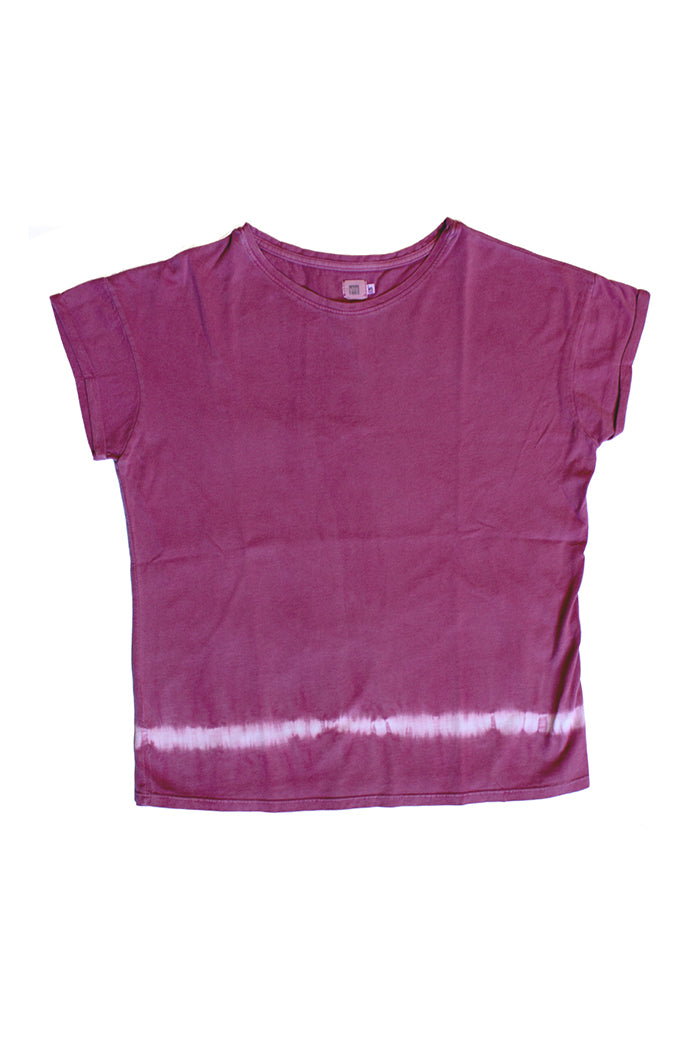 Camiseta-granate-caja-tie-dye-bajo-1-1