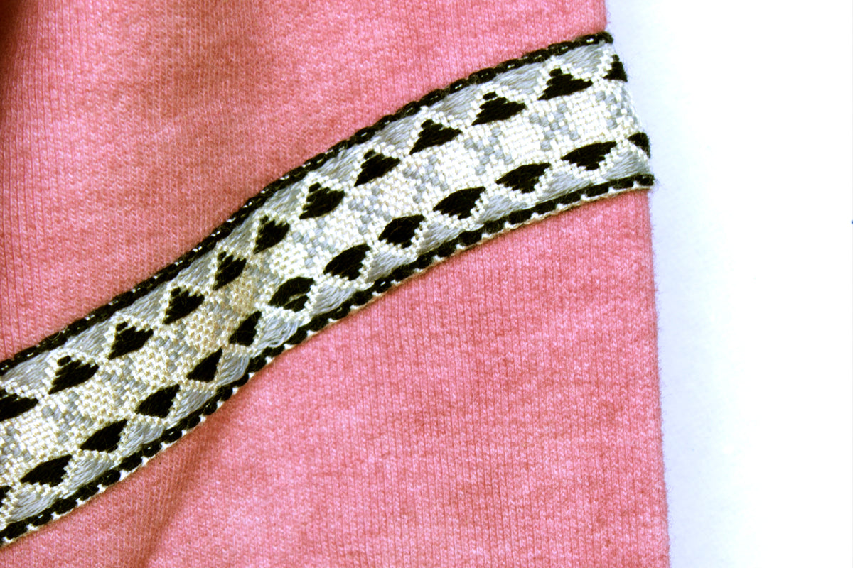 Sudadera-Indi-Rosa_Detalle-1.jpg