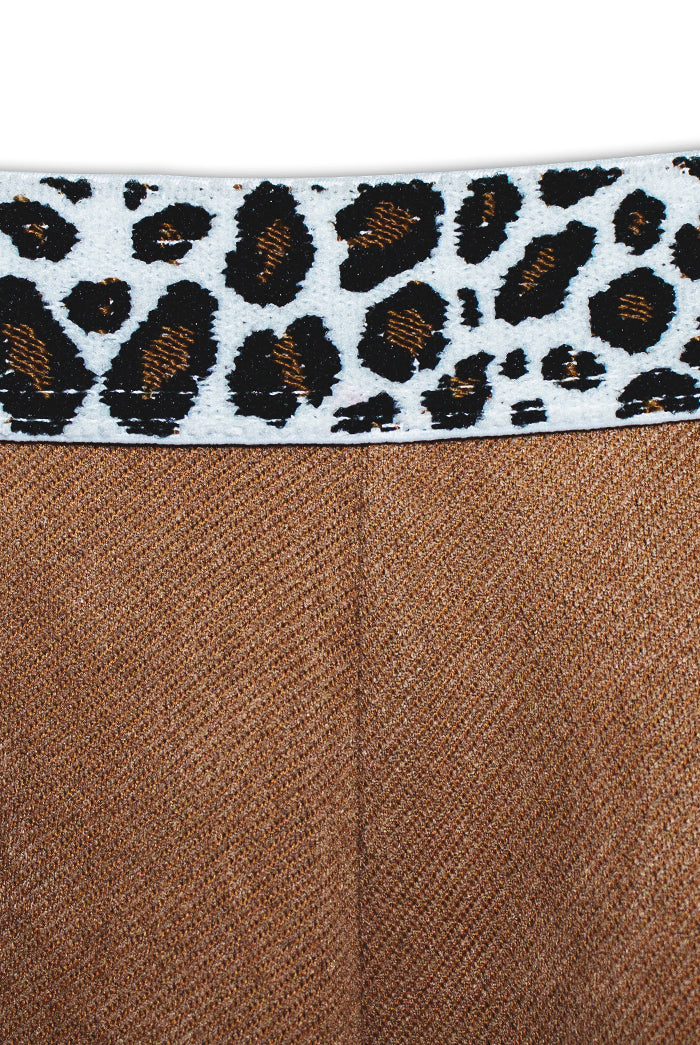 pantalón-trompet-camel-1-sombra-fb-detalle